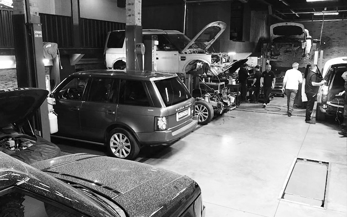 qarip-oto-main-page-banner-bw-1