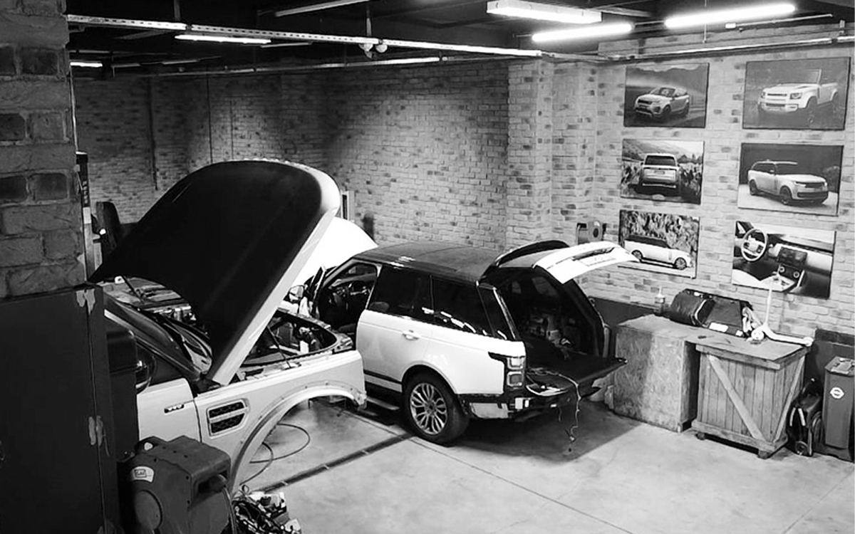 qarip-oto-main-page-banner-bw-5